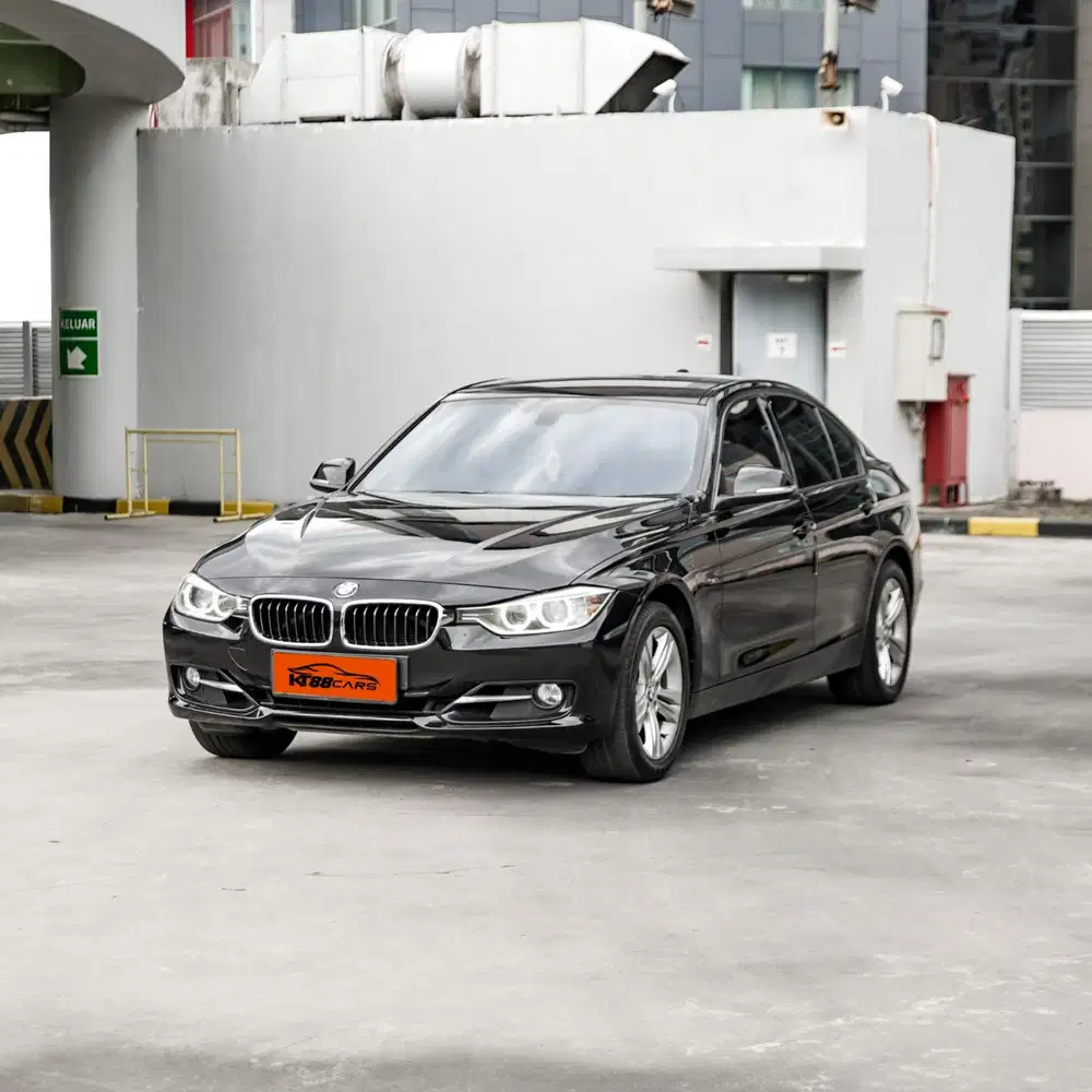 BMW 320i Sport F30 Matic 2014 pakai 2015 hitam ganjil