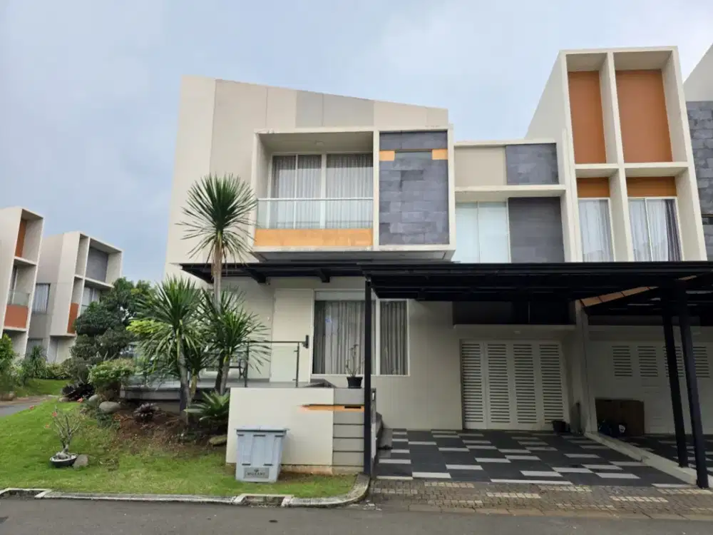 Rumah hook 2 lantai 4+1 kamar hadap selatan di Mozart