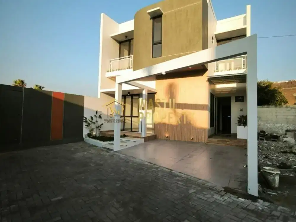 RUMAH MEWAH DALAM CLUSTER, DEKAT MALL SCH DI MLATI