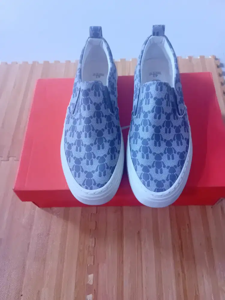 Sepatu casual made in china