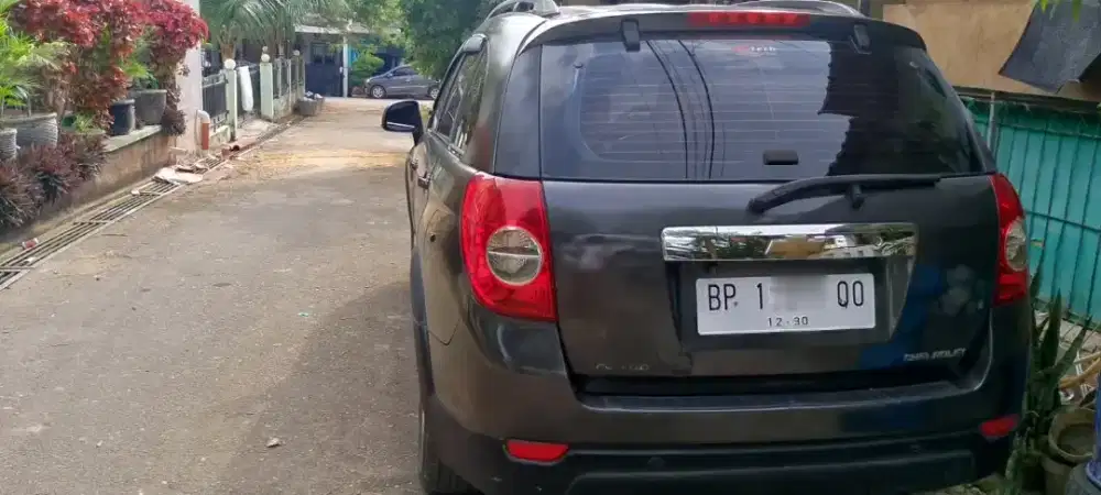 Dijual mobil Chevrolet captiva bensin