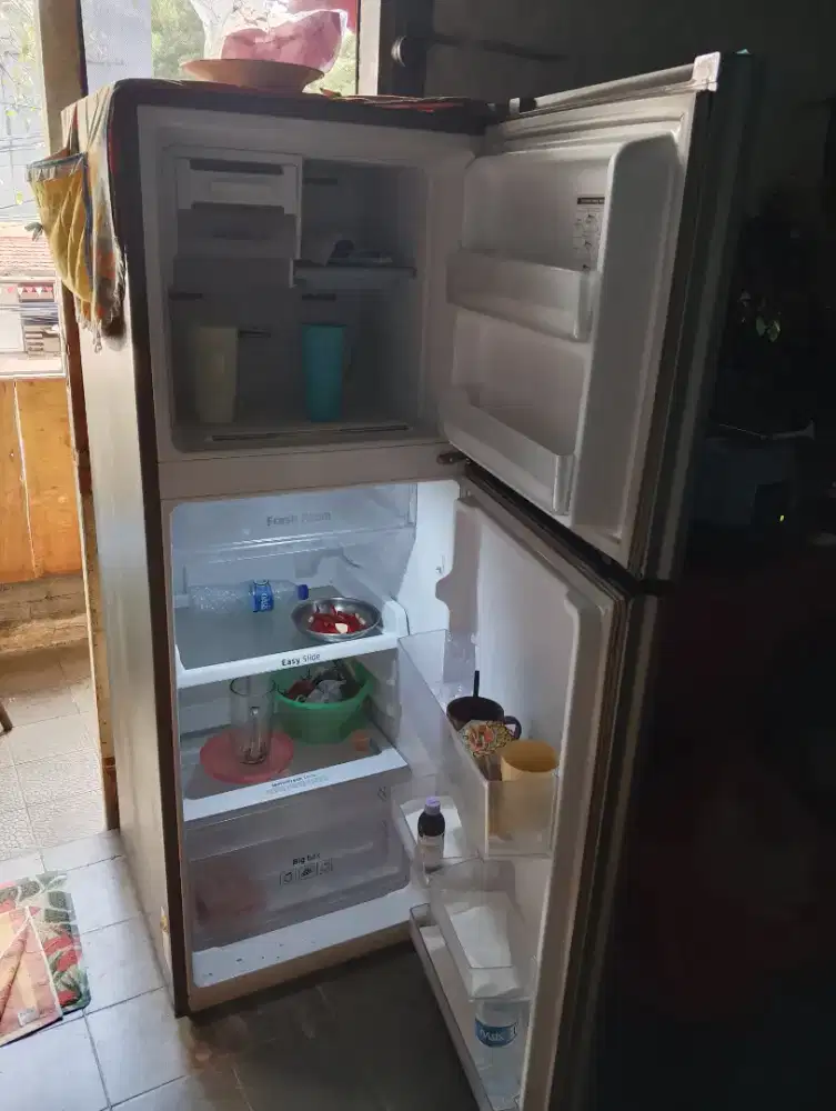 kulkas samsung RT22FARBDSA