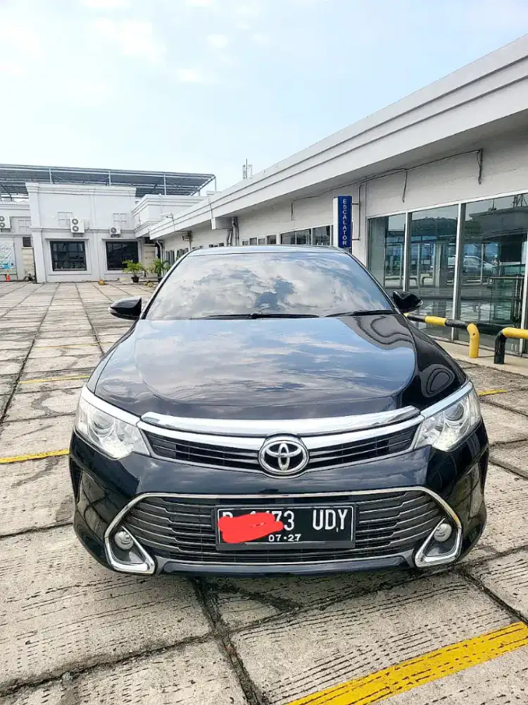 Toyota Camry V AT 2015