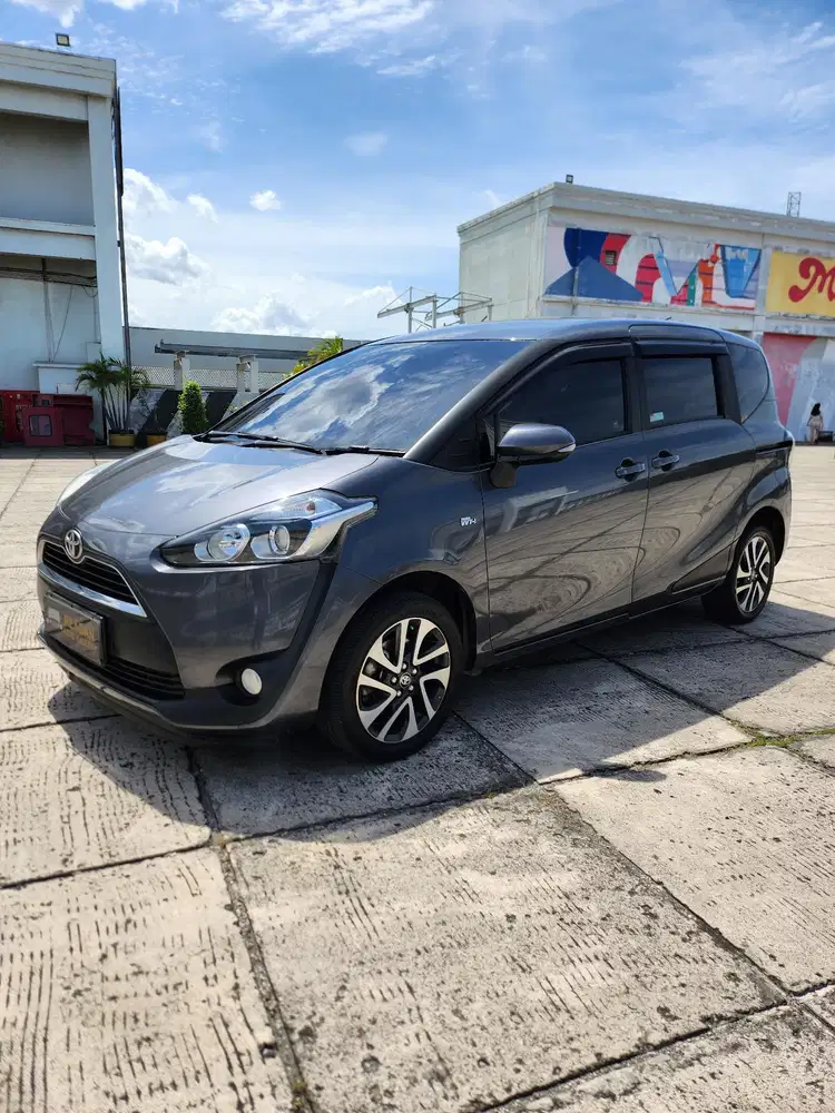 Toyota Sienta V AT 2018, low km 60rb record, tangan 1 dari baru,