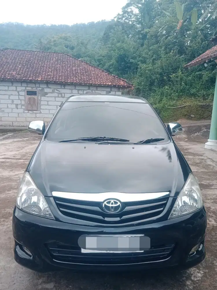 Kijang inova 2010