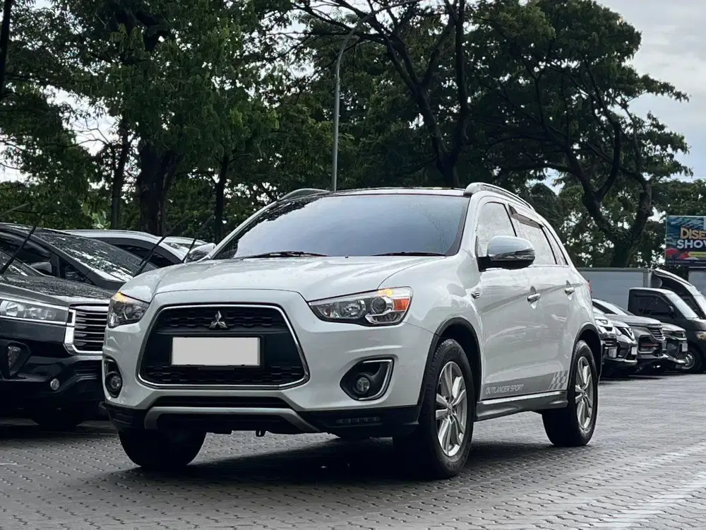 MITSUBISHI OUTLANDER SPORT PX 2.0 AT MATIC 2017 PUTIH KM 129RB
