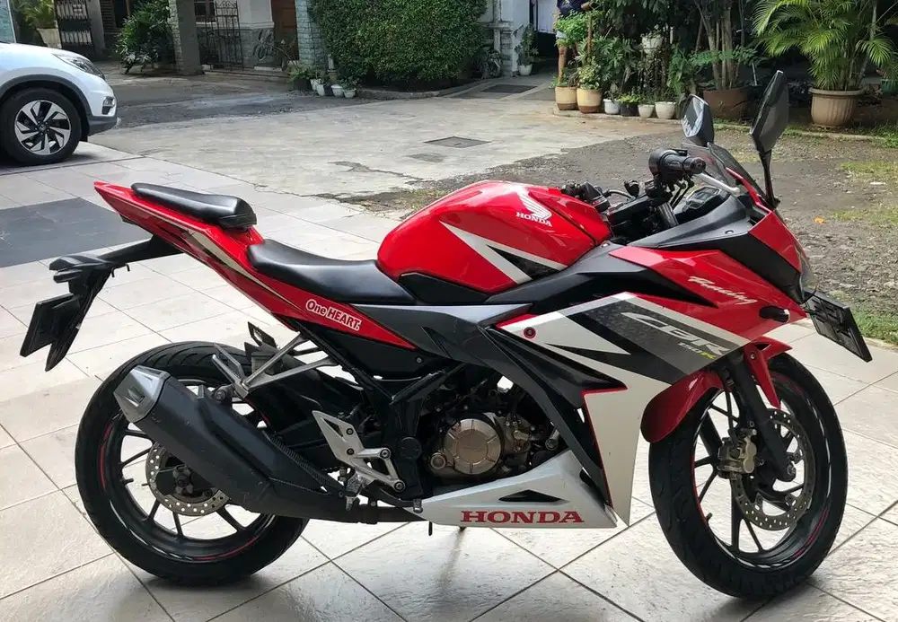 Honda CBR 150R, Surat lengkap