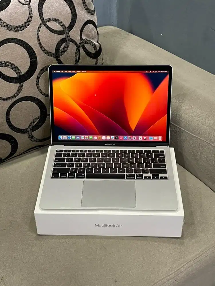 Macbook Air 2020 MWTK2 13” Core i3 1,1Ghz 8/256GB Silver