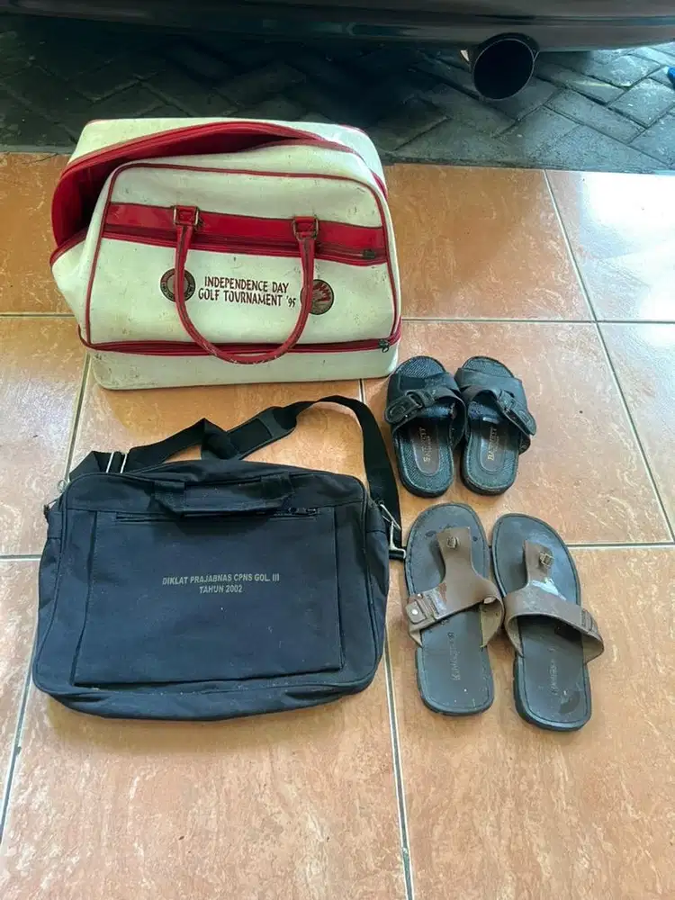 Tas Pakaian Tas Kantor Sepatu Sandal Kulit Preloved Sepaket 150NET