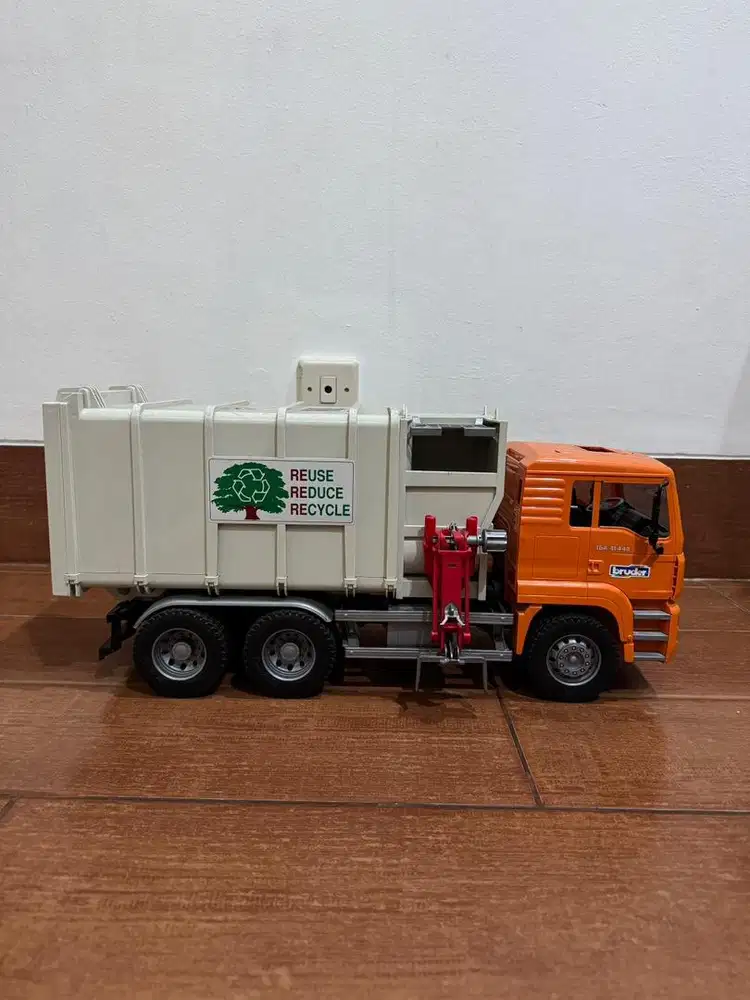 Bruder Truck - Preloved