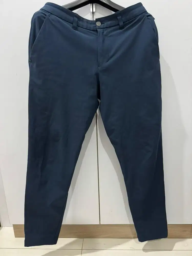 Long pants Lululemon for formal and semiformal like Golf size 30/32