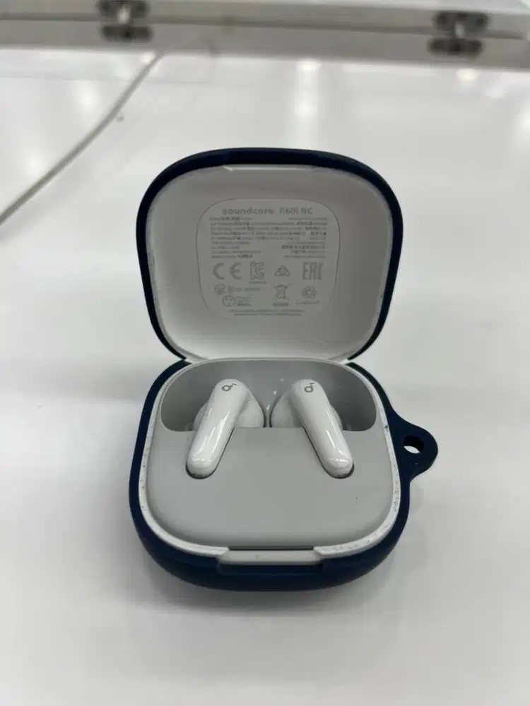 Soundcore R60i with Anc