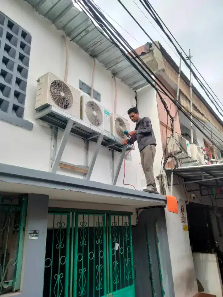 Melayani jasa Service and Repair Air Conditioner.