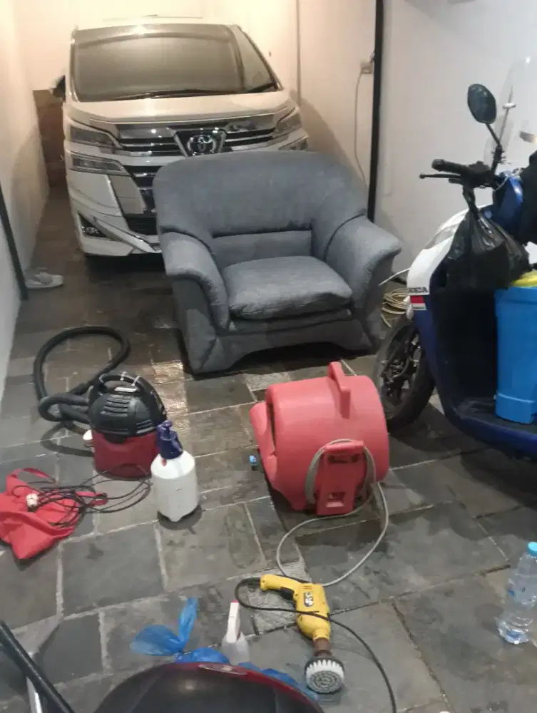 Lowongan kerja Helper cuci sofa