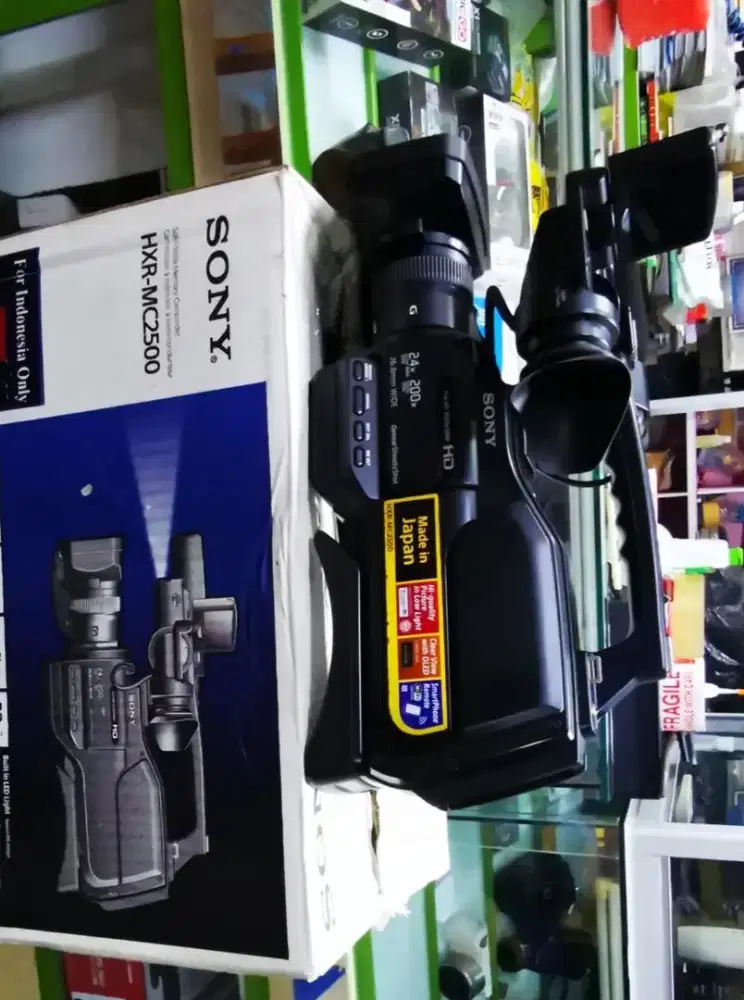 Kamera Camcorder Sony HXR MC2500 Video Shooting