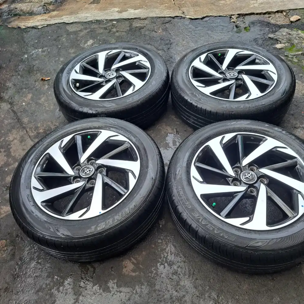 Velg dan ban r17 rush ori velg mobil rush