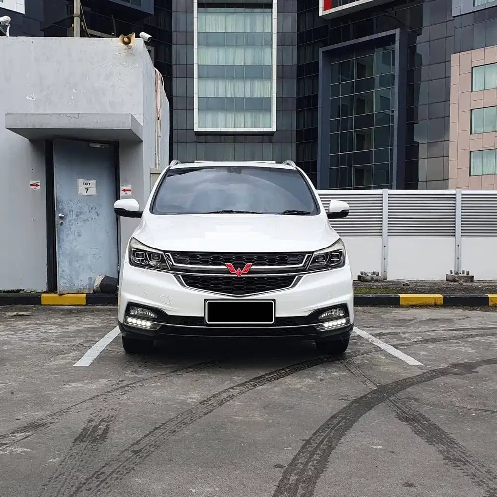 WULING CORTEZ TLUX PLUS 1.5 A/T 2019