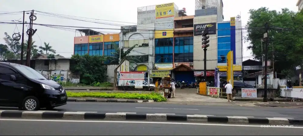 Di sewa / Di Jual Ruko di Jl.Raya Pasar Minggu no.8 G/km18 sederetan r