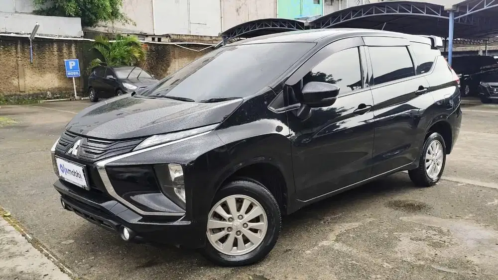 LIKE NEW - Mitsubishi Xpander 1.5 GLS Bensin-AT 2021
