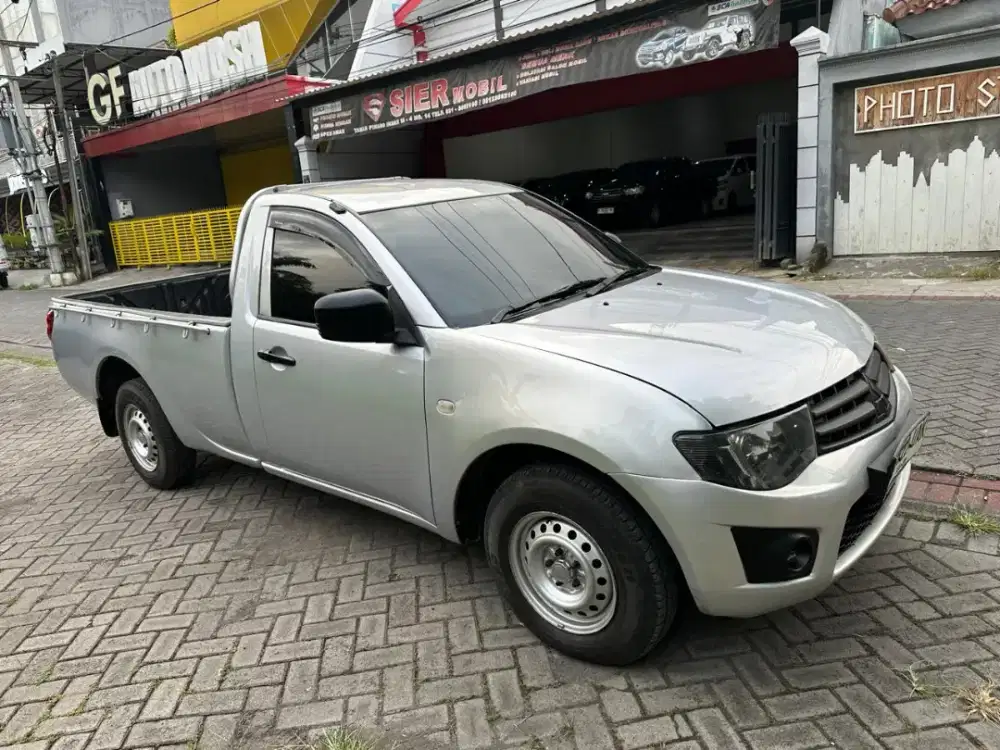 Mitsubishi Strada Triton Solar 2014 4x2 pajak baru Istimewa