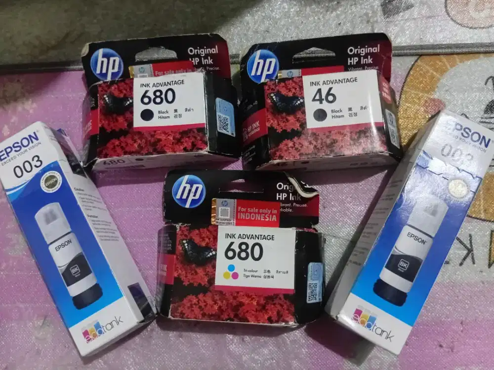 Tinta printer warna dan hitam