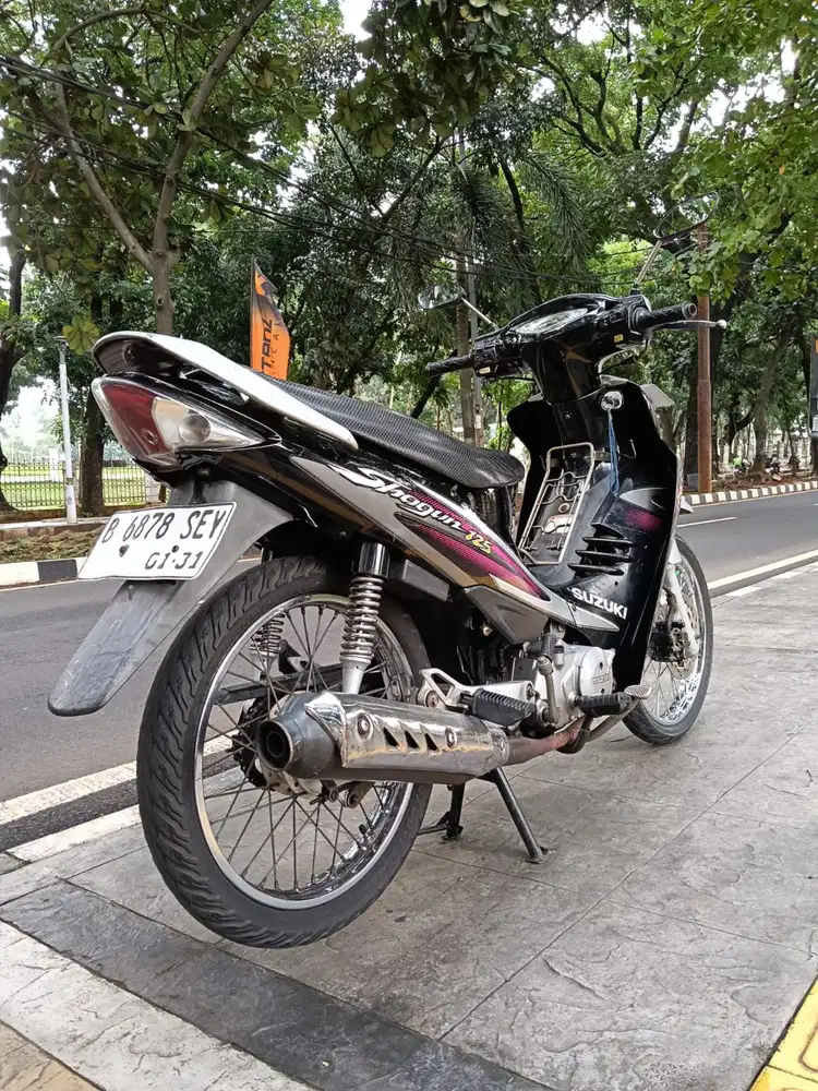 DIJUAL CASH SUZUKI SHOGUN R 125 THN 2006 PAJAK IDUP SIAP PAKAI