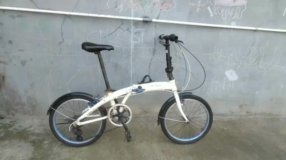 Di jual sepeda lipat uk 20 aloy siap pake