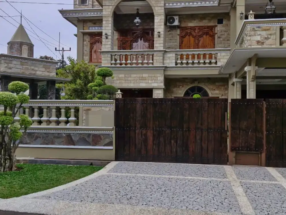 Di Jual Rumah Hoek di Telaga Kahuripan 2,5 lt