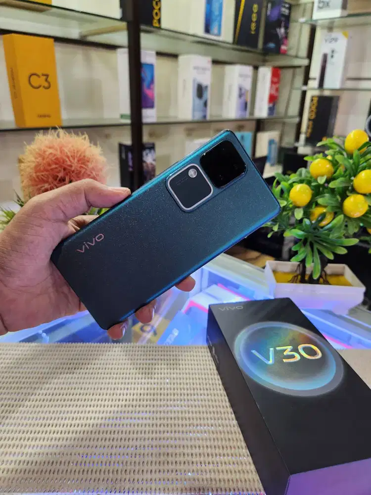 Vivo V30 5G Ram 8+8Gb/ 256Gb Fullset Mulus Original 100% Bergaransi