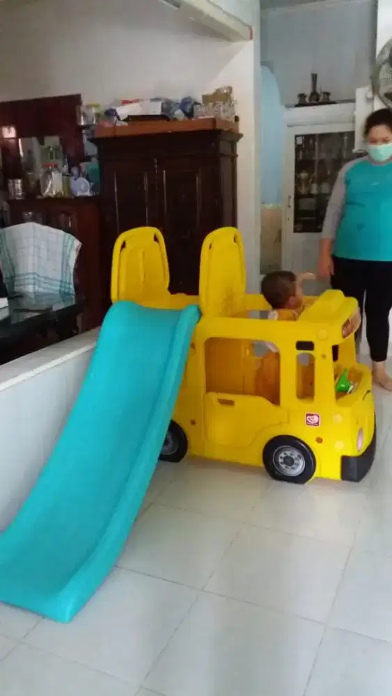 Perosotan bus tayo kuning