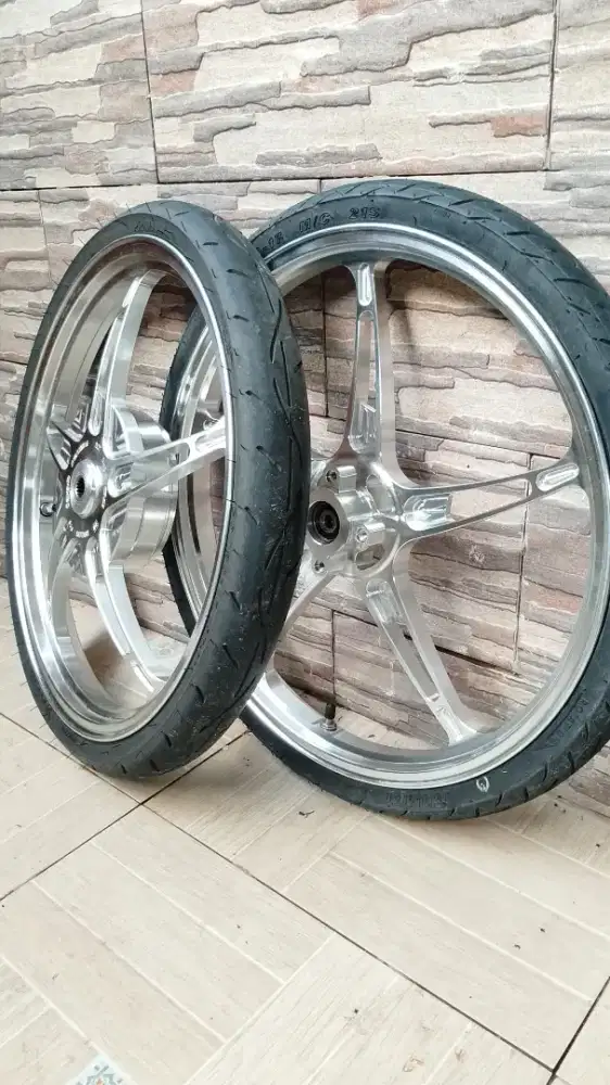 Veleg cnc r17 mio karbu