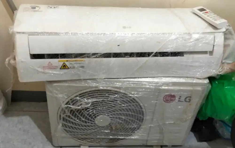 Di jual AC LG 2024 baru pakai 8 bulan