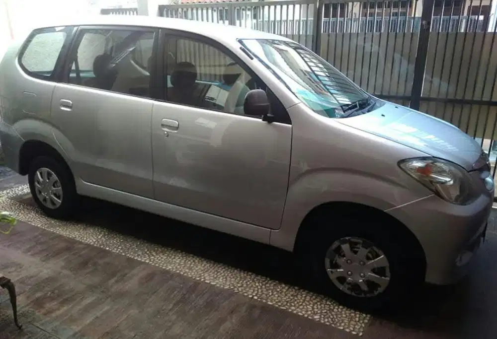 Daihatsu Xenia 2008 Bensin
