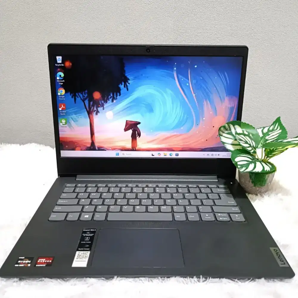 LENOVO IDEAPAD SLIM 3 RYZEN 3 4300U RAM 8GB SSD 512GB LAYAR 14.0 FHD