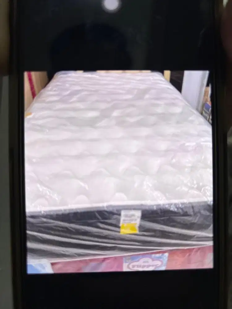 Meja Rias dan Kasur Spingbed