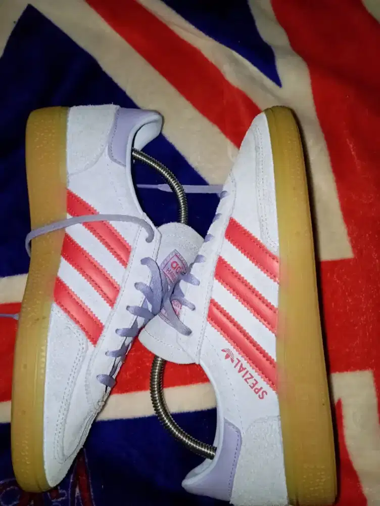 Adidas Spezial W 
ukuran 40
New (salah ukuran) 
Mulus No Minus
1450