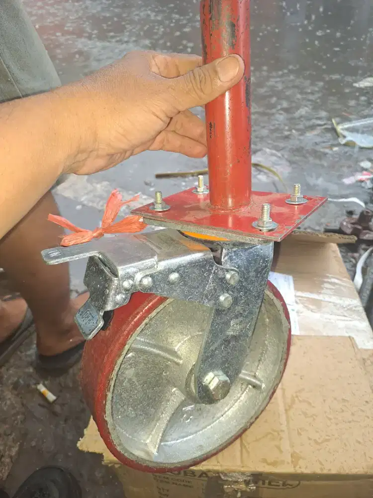 Roda scaffolding haevyduty 8 inch perset 4pcs 2rem 2mati beban max 2t
