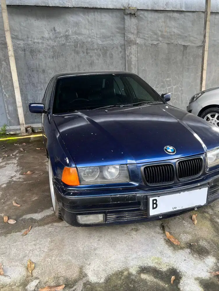 BMW E323i Tahun 1997