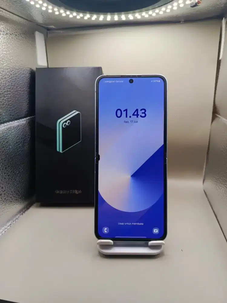 SAMSUNG Z FLIP 6 5G RAM 12/256GB ORIGINAL SEIN

TAMPILAN MEWAH SAMSUNG