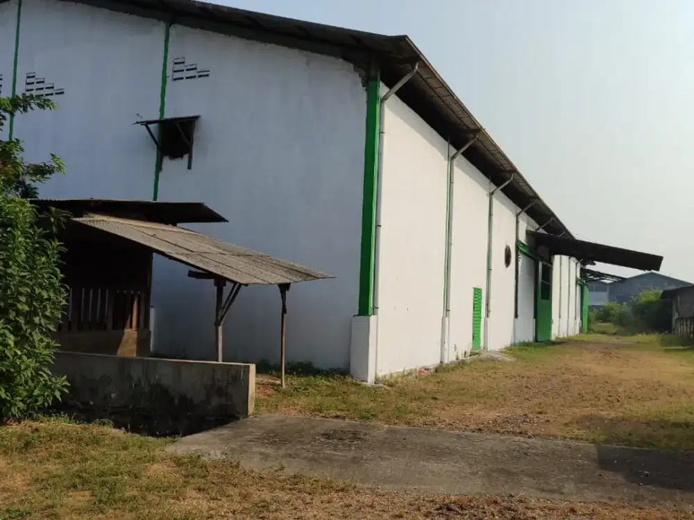 Gudang Bagus Dgn Tanah Luas Dekat Bandara di Salembaran Kosambi Tangerang