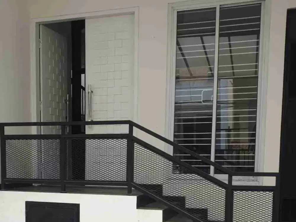 jual cepat rumah di walikota Kelapa Gading 2 lantai bagus 8 x 15 siap huni bebas banjir hnya 3M loh