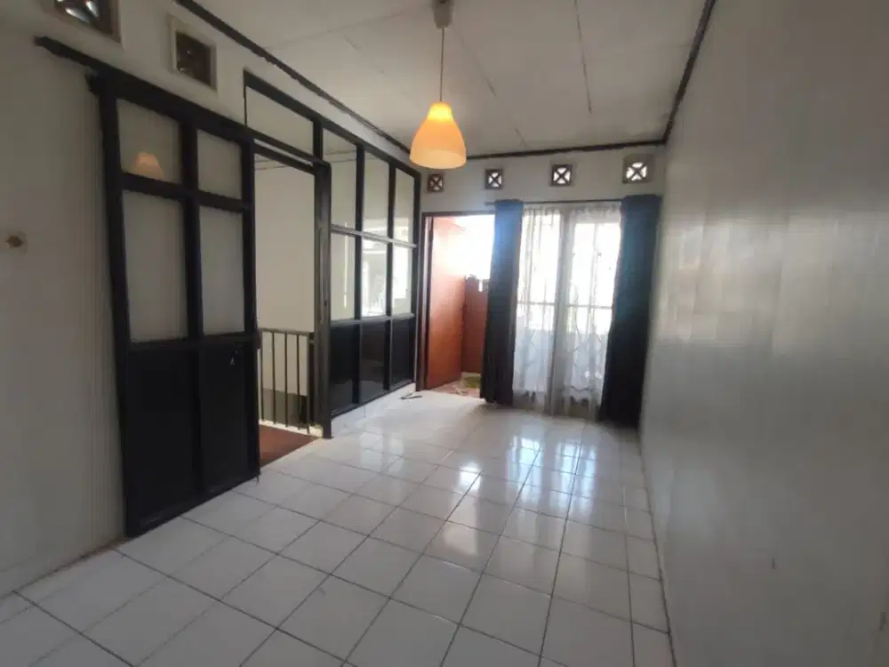 FOR SALE , Rumah MURAH di Antapani Sekitar Randusari Sayap Pratista Antapani Kota Bandung .  Lokasi Strategis , Dekat berbagai fasilitas umum