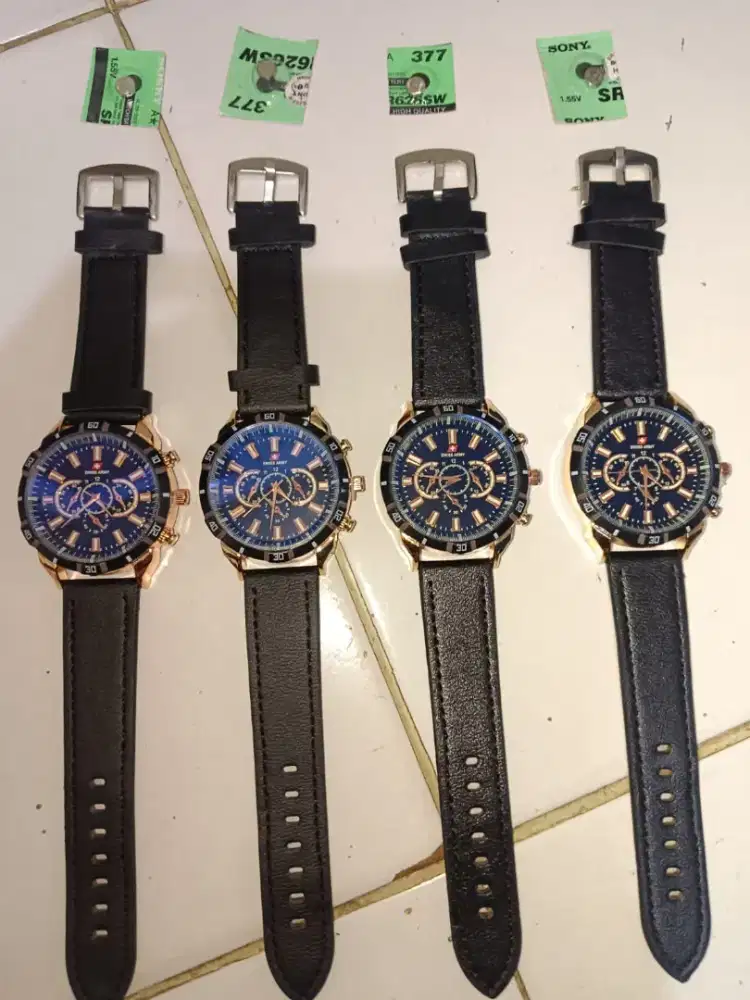 Jam Tangan Cowok Kulit Swiss Army