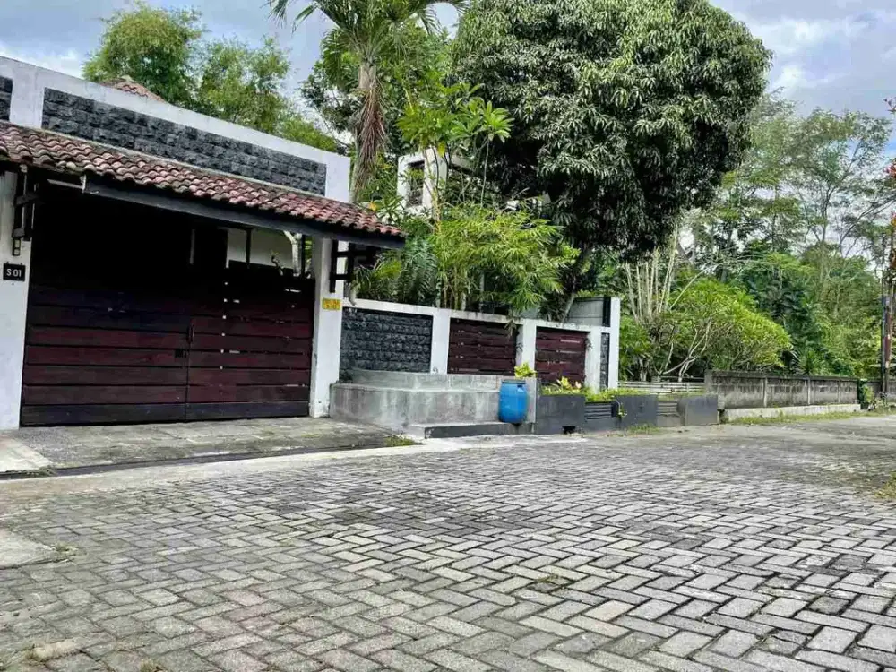 Dijual Rumah Besar Sejuk Asri+Cafe+R Usaha+Kolam Ikan Purwomartani Kalasan Sleman