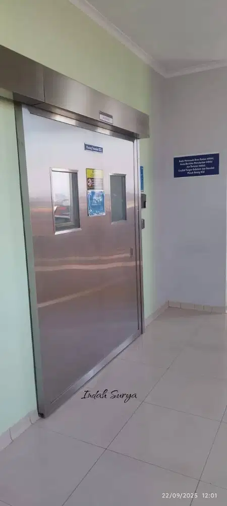 Menemani pasien wanita untuk berobat ke RS atau rawat inap