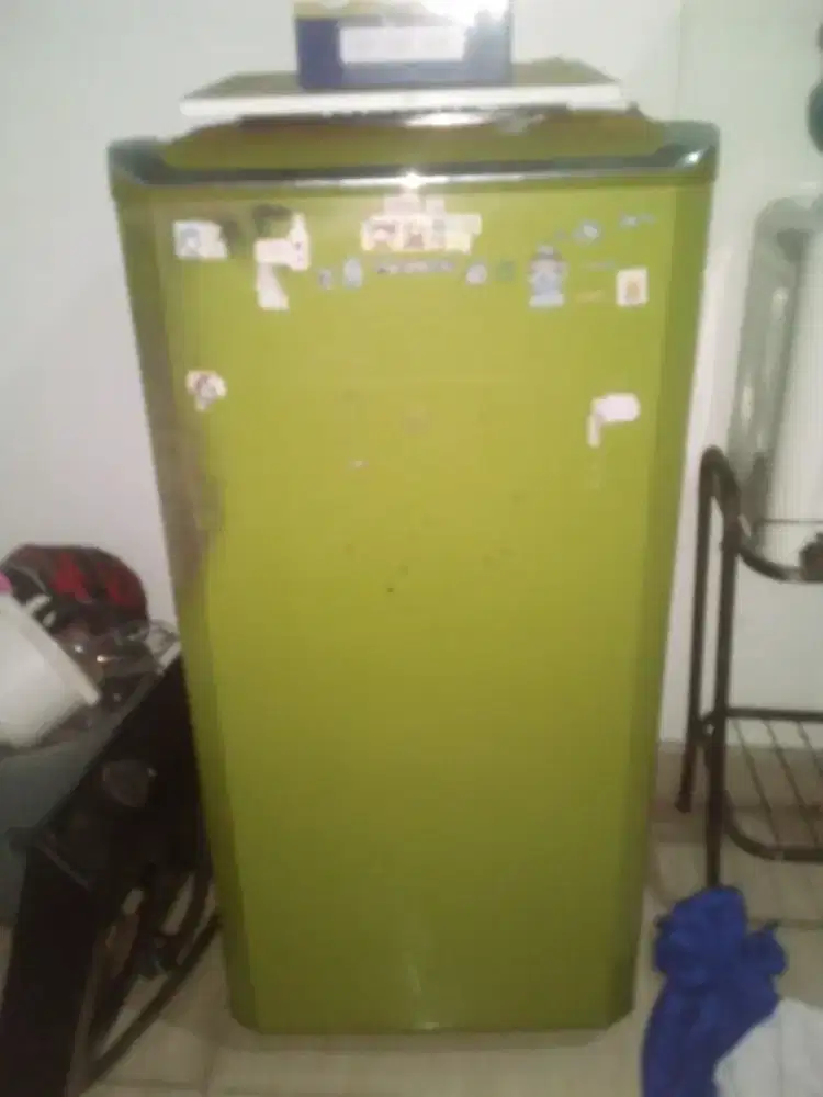 Dijual kulkas 1 pintu