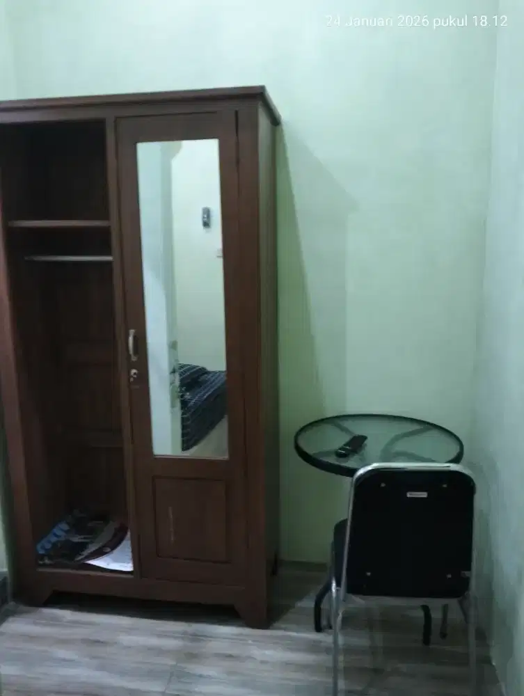 Kos AC kamar mandi dalam nyaman