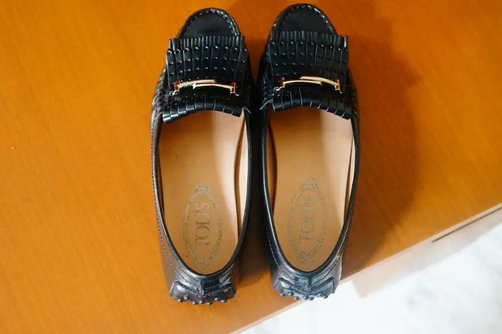 DIJUAL - Tod’s Patent Leather Loafers Woman