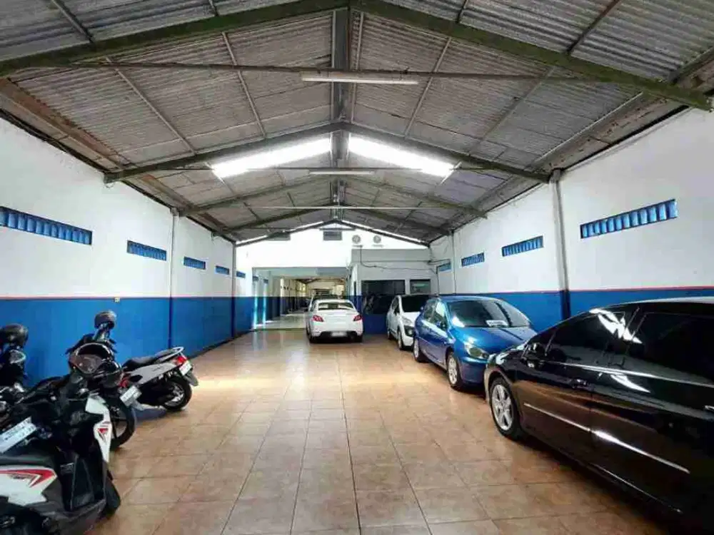 Bengkel + Kantor + Rumah Super Strategis Pinggir Jln Trihanggo Dkt JCM Jogja.