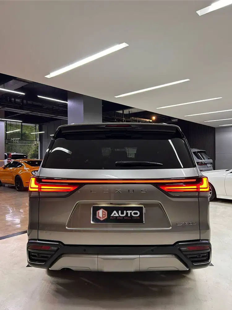 Lexus LX600 AT 7-Seater 2024 Sonic Titanium B1973ZZ Km12rb Nik 2023